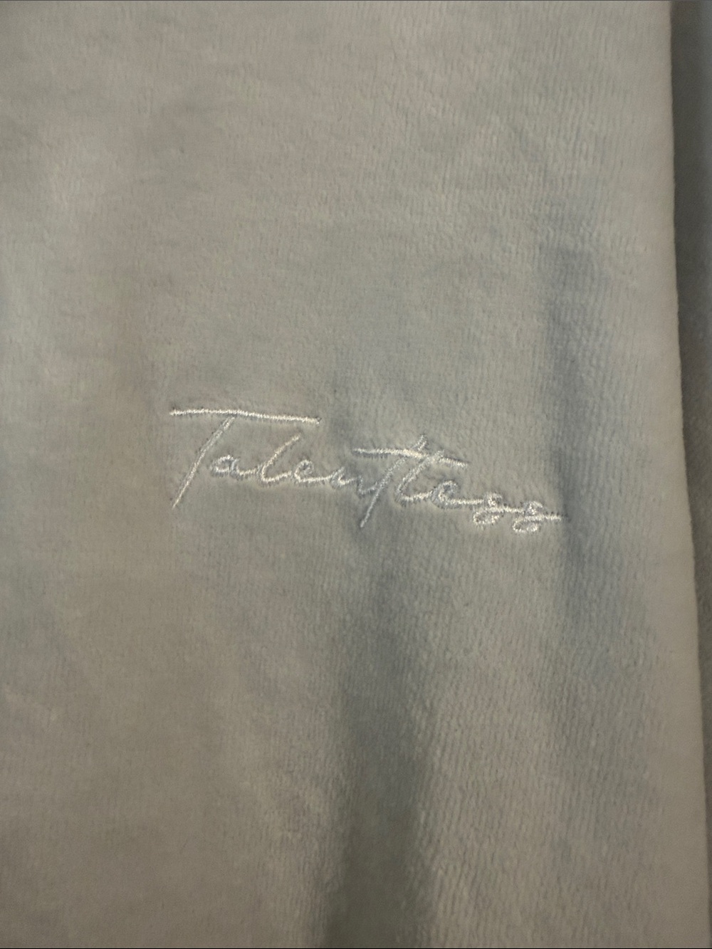 TALENTLESS Cropped - Picture 3 of 4